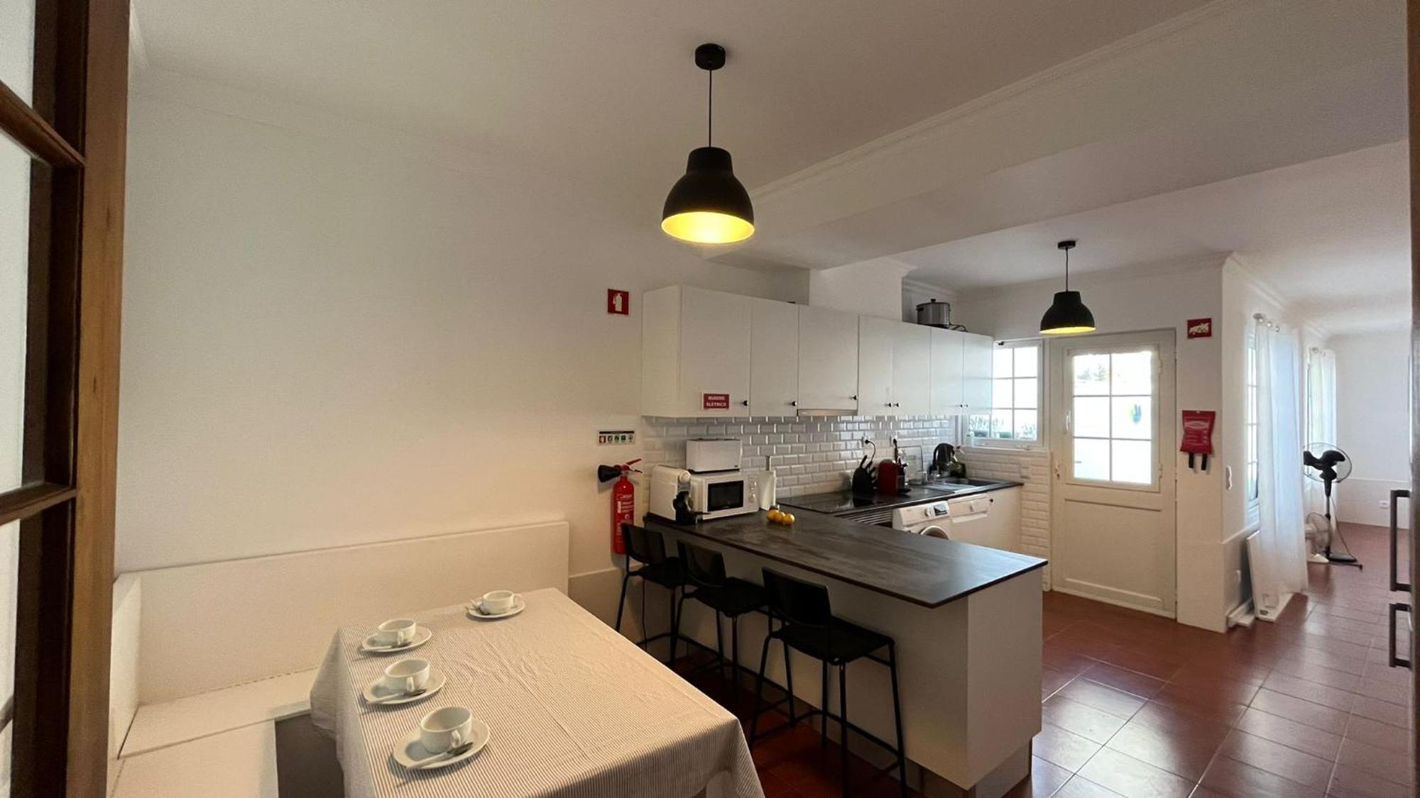 Espirito Azul Guest House - Rooms To Rent, 2 Minutes Walking From The Beach, Marina And Our Dive Center Vila Franca do Campo Exterior photo